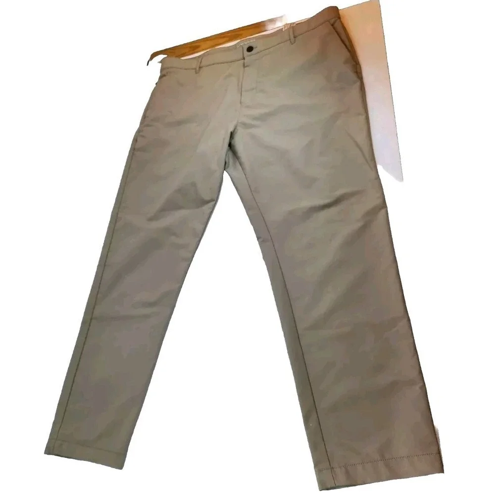 Banana Republic Golf Performance Pant Mens Size 40x30 Beige Chino 100% Polyester